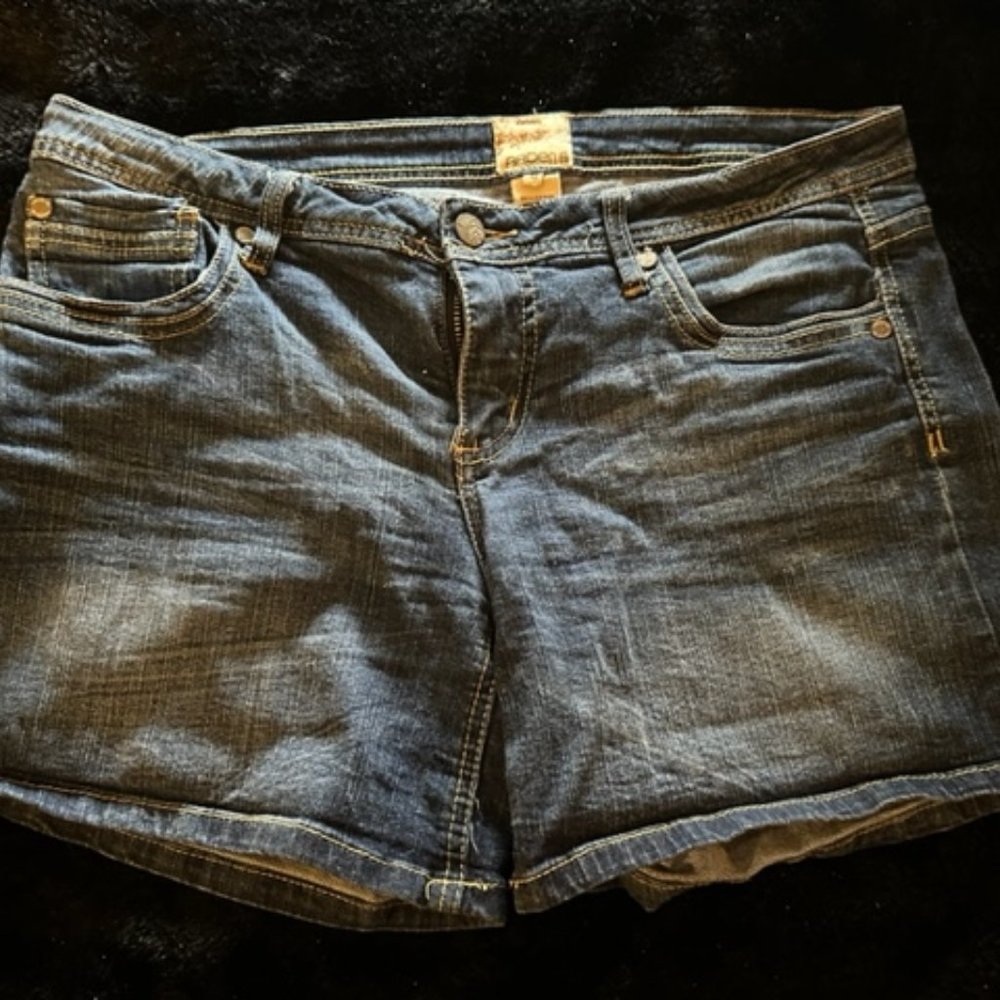 ARDEN B DENIM SHORTS SIZE 10